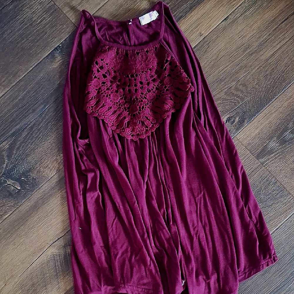 Women's Crochet Yoke Tank Top - Burgundy